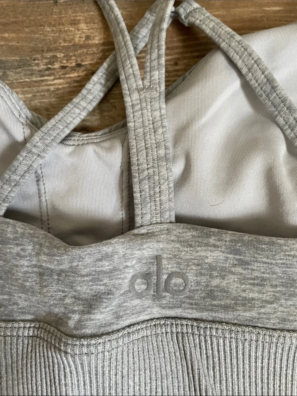 ALO Yoga Heather Gray Strappy Ribbed Sports Bra. Never worn!💛